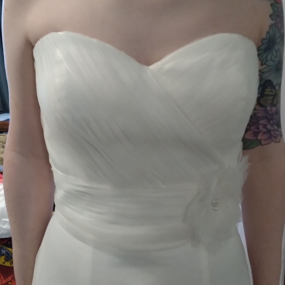 A line Wedding dress gown sz 12 ivory strapless